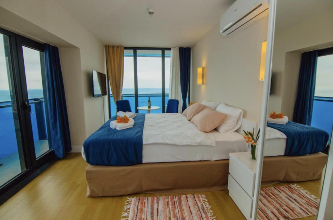 Sea Side Aparthotel In Orbi Complex 바투미 외부 사진