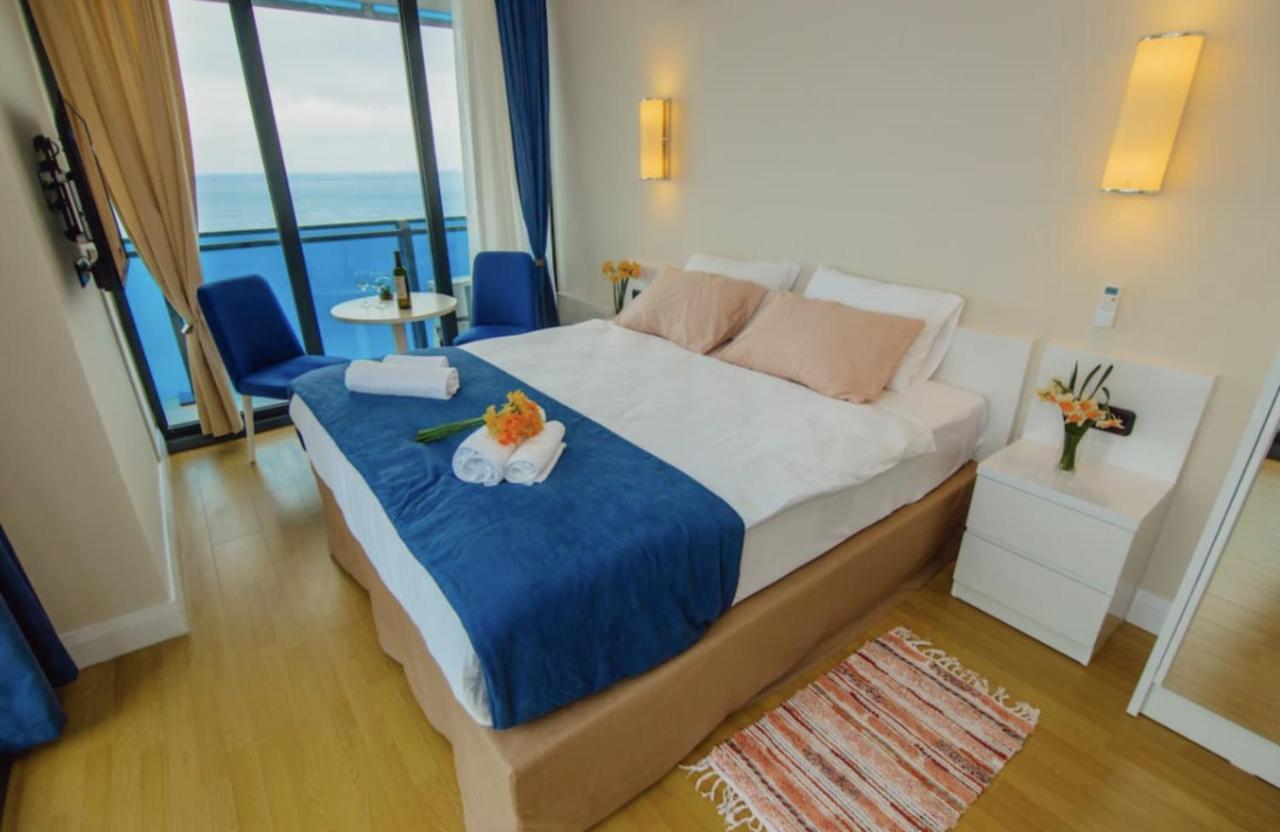 Sea Side Aparthotel In Orbi Complex 바투미 외부 사진